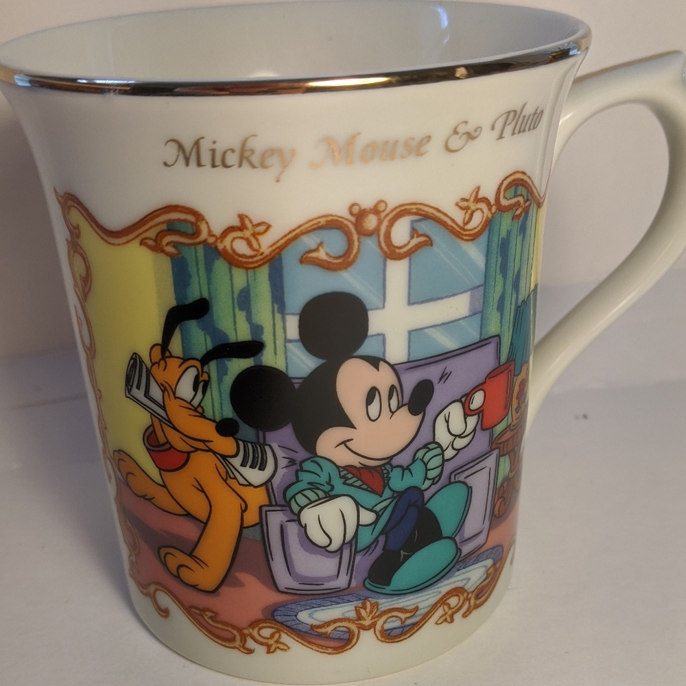 Lenox Disney Mickey Mouse and Pluto Mug